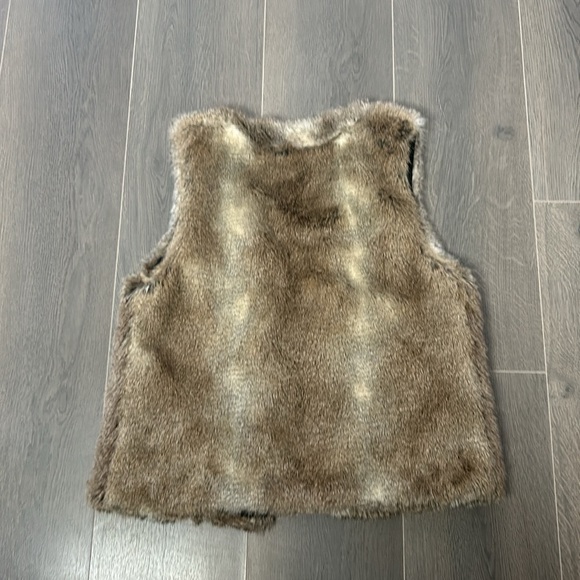 Talula Aritzia Park Slope Faux Fur Vest Women size S - Picture 9 of 13